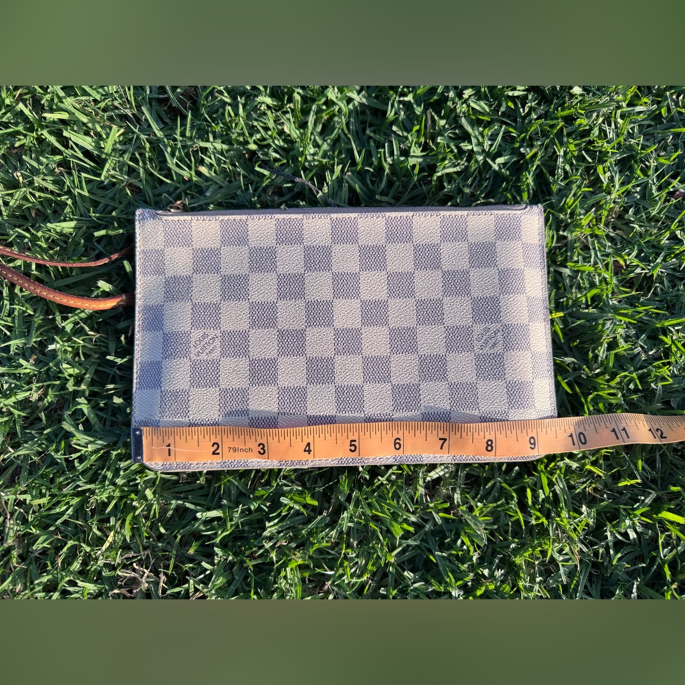 Louis Vuitton Damier Azur Neverfull Pouchette - Picture 6 of 11